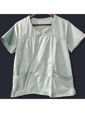 Butter-Soft Stretch Scrub Top – Mint Green | Size Medium